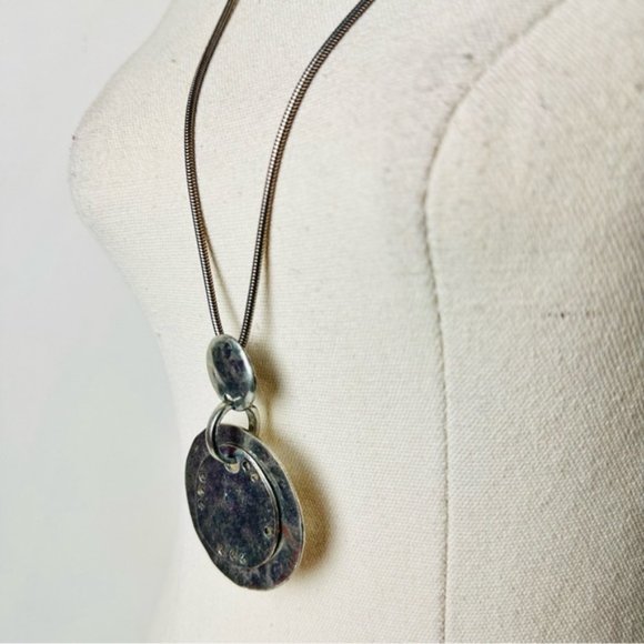 Lovisa Hammered Style Chunky Pendant With A Long Statement Necklace - Picture 6 of 9